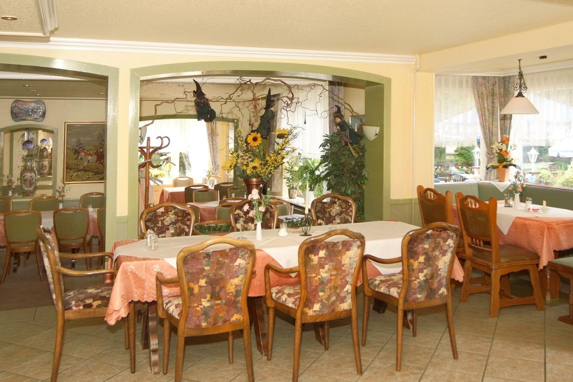 Hotel-Cafe-Restaurant Parkhaus Altenau  Luaran gambar